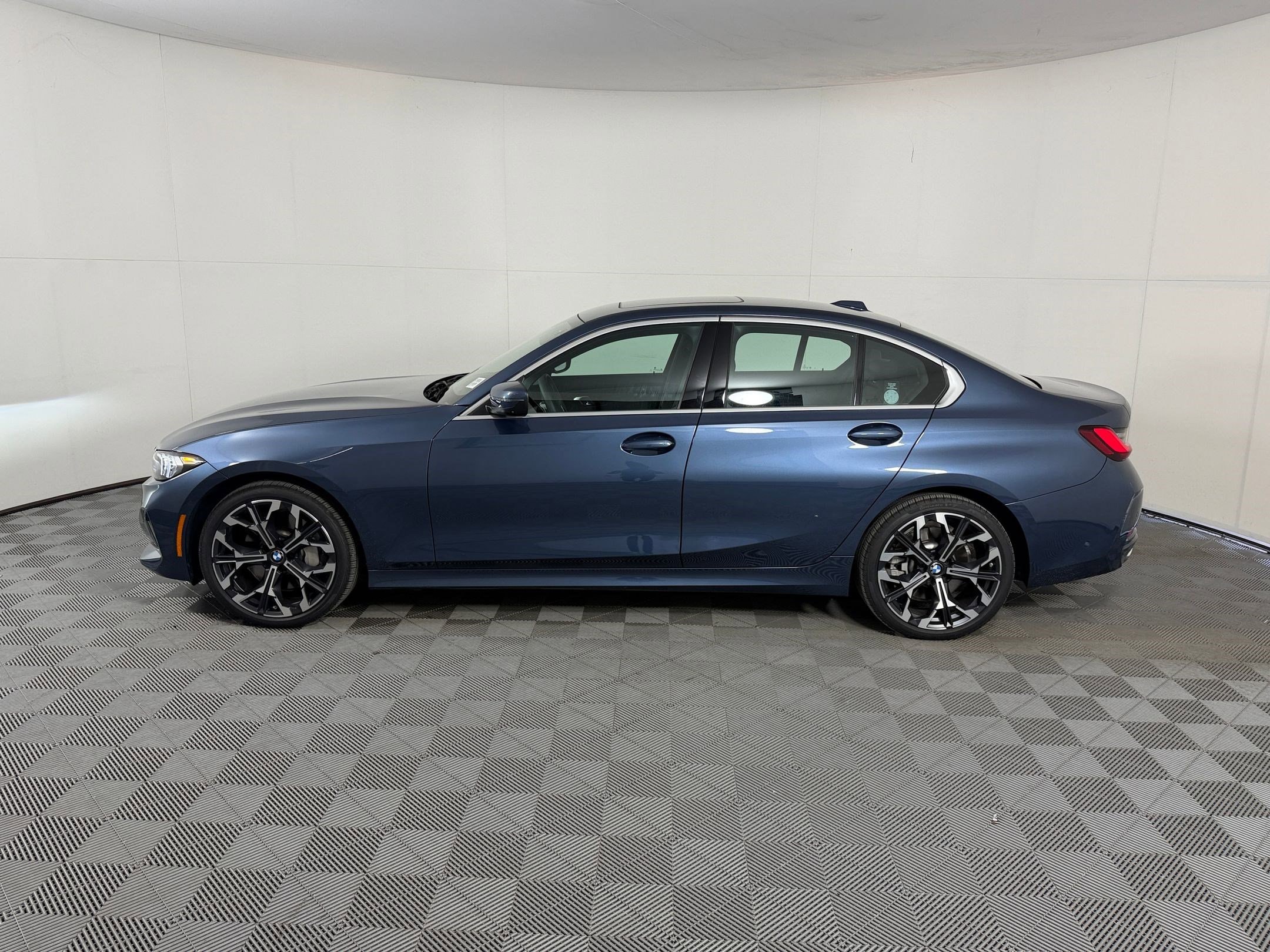 bmw 3 series 2026 3MW69CW07T8F98846 image bmw 3 series 2026 3MW69CW07T8F98846 image